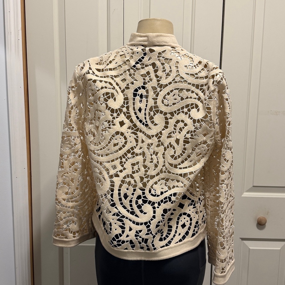 Chic Open-Front Lace Shrug in Cream - Picture 3 of 11